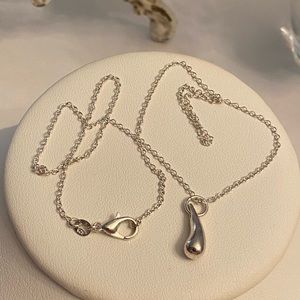 Vintage Sterling Silver Teardrop Pendant Necklace